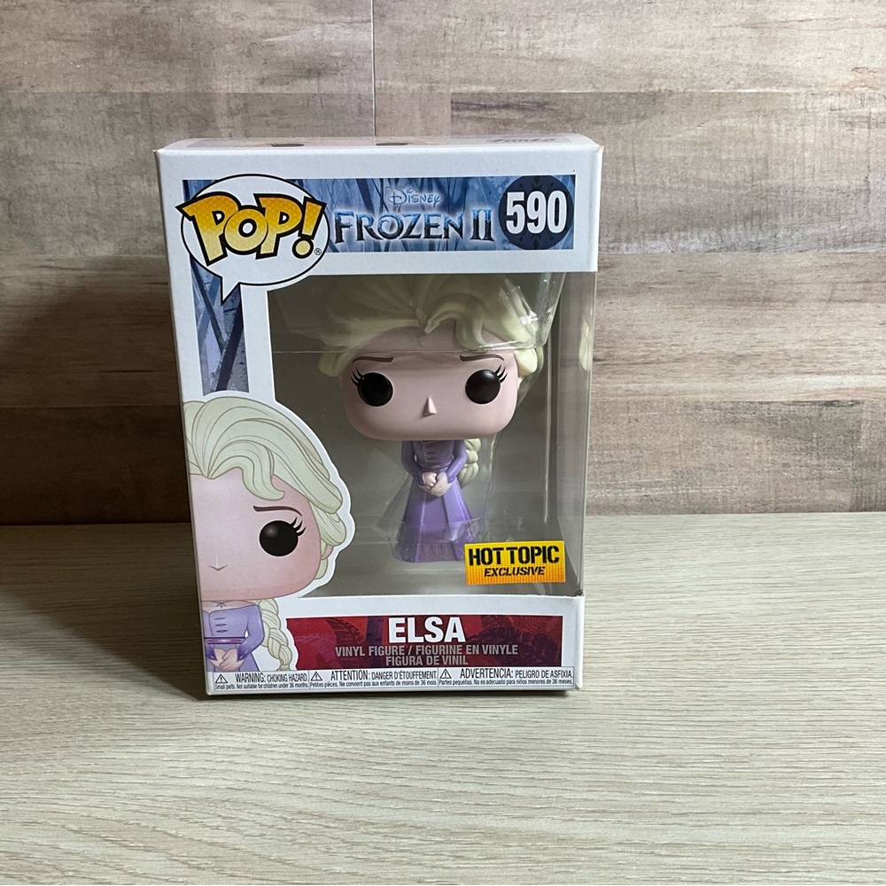 FUNKO POP! Disnep Frozen 2 Elsa Hot Topic Exclusive #590